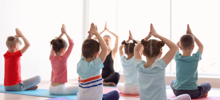 Cours De Yoga Pour Parents Enfants 2 Ans 1 2 A 8 Ans Quartier St Maurice Pellevoisin A Lille Sweet Hatha Yoga Lille Saint Maurice Pellevoisin Marcq En Baroeul